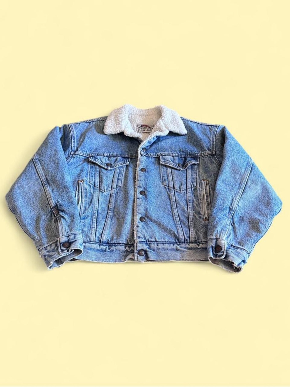 Vintage Levi’s Sherpa Lined Denim Trucker Jacket Distressed Made in USA Men’s S